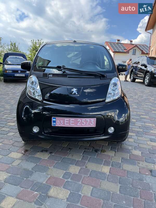 Peugeot iOn 2011
