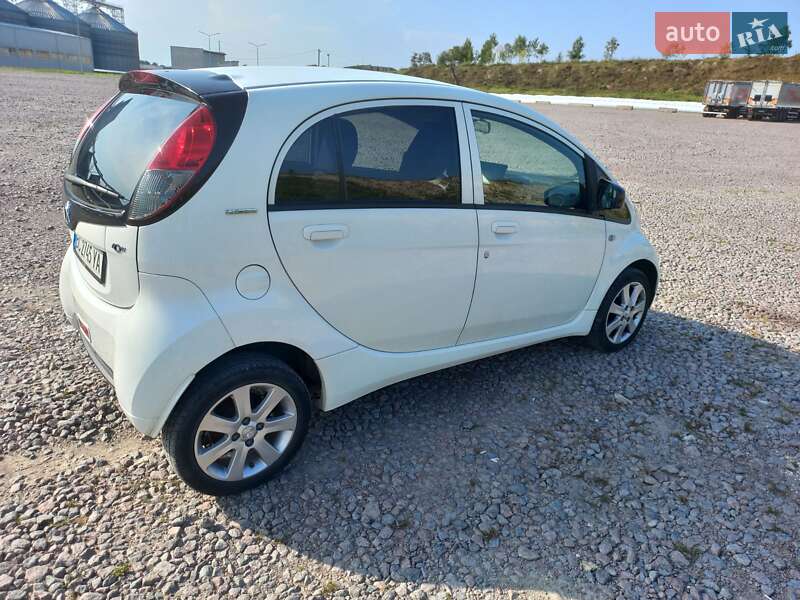 Хэтчбек Peugeot iOn 2011 в Львове