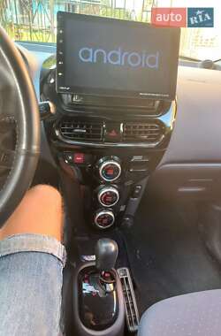 Хэтчбек Peugeot iOn 2011 в Львове