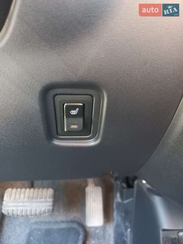 Хэтчбек Peugeot iOn 2011 в Львове