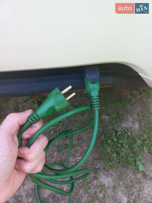 Хэтчбек Peugeot iOn 2011 в Львове