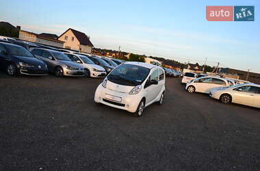 Хэтчбек Peugeot iOn 2013 в 