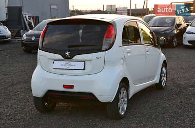 Хэтчбек Peugeot iOn 2013 в 