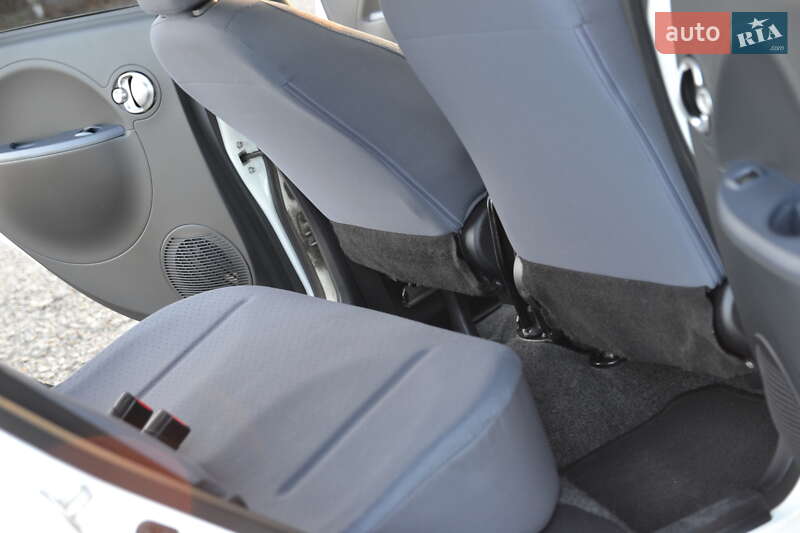 Хетчбек Peugeot iOn 2013 в Луцьку