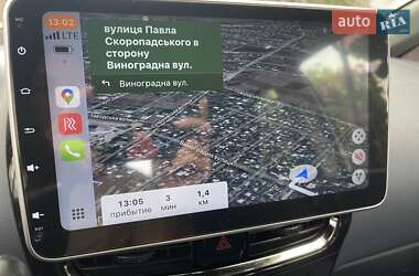 Хэтчбек Peugeot iOn 2014 в 