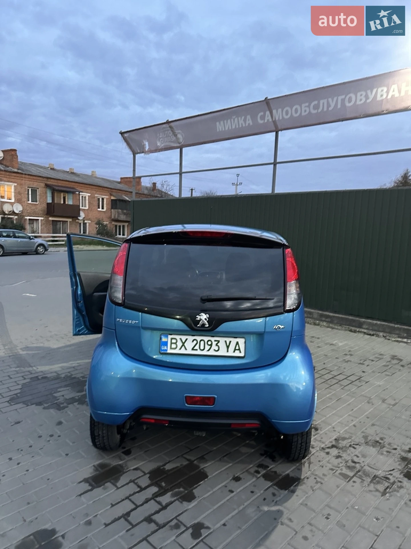 2015 Peugeot iOn - мініатюра 2