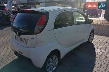 Хетчбек Peugeot iOn 2012 в 