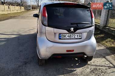 Хетчбек Peugeot iOn 2012 в Рівному