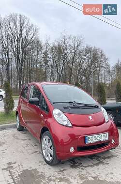 Хэтчбек Peugeot iOn 2017 в 