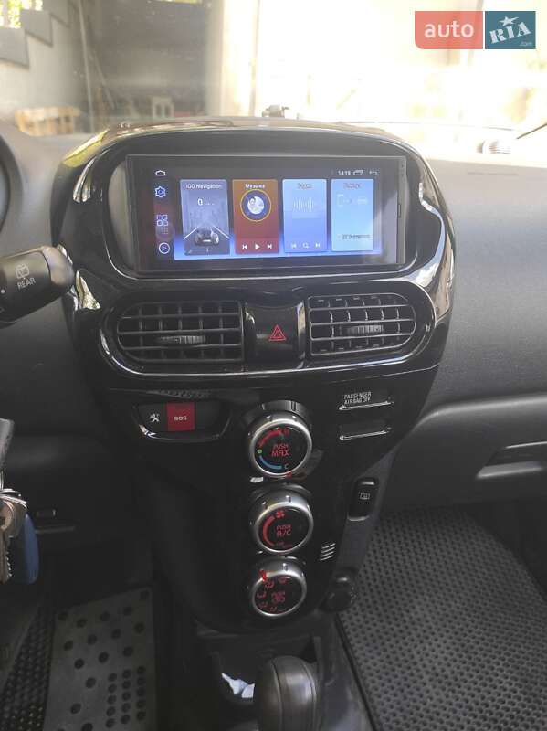 Хетчбек Peugeot iOn 2011 в Хмельницькому