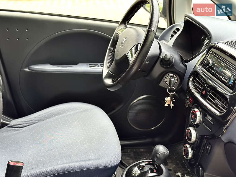 Хетчбек Peugeot iOn 2018 в Тернополі