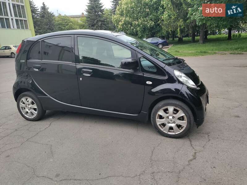 Хэтчбек Peugeot iOn 2011 в Ровно