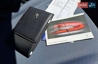 Хетчбек Peugeot iOn 2014 в 