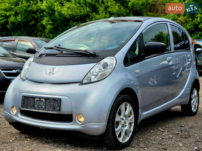 Хэтчбек Peugeot iOn 2017 в 