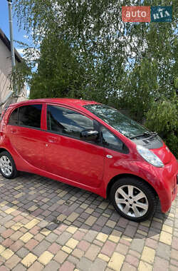 Хетчбек Peugeot iOn 2011 в 