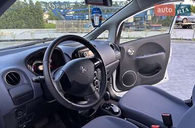 Хэтчбек Peugeot iOn 2015 в 
