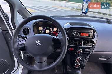 Хэтчбек Peugeot iOn 2015 в 