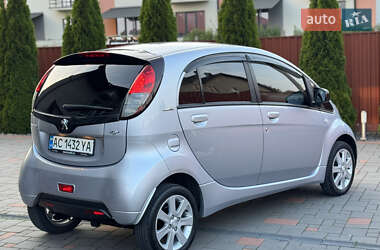 Хетчбек Peugeot iOn 2011 в 