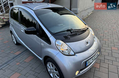 Хетчбек Peugeot iOn 2011 в 