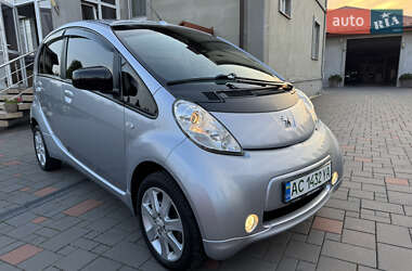 Хетчбек Peugeot iOn 2011 в 