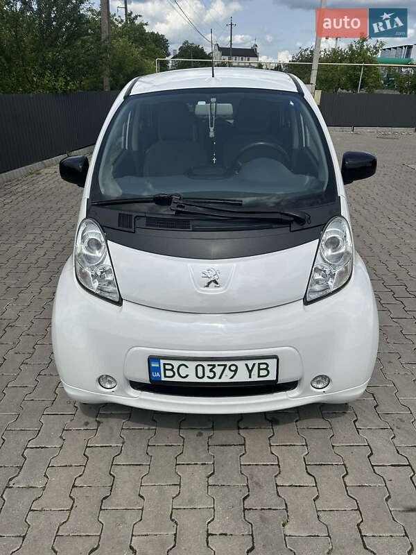 Peugeot iOn 2011 Peugeot iOn 2011