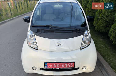 Хэтчбек Peugeot iOn 2016 в 