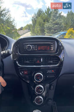Хэтчбек Peugeot iOn 2012 в 