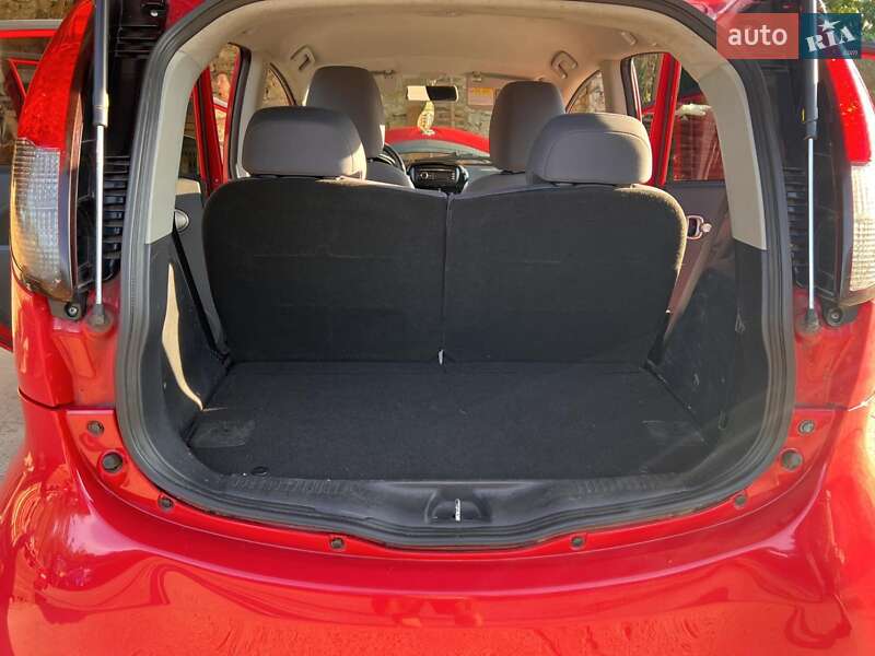 Хетчбек Peugeot iOn 2011 в Могилів-Подільському