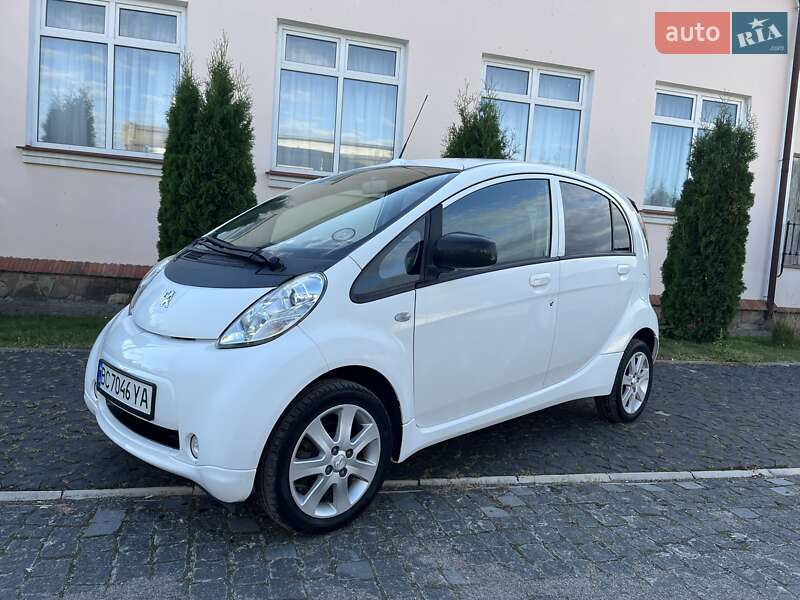 Peugeot iOn 2012