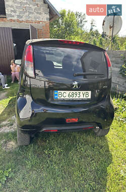 Хетчбек Peugeot iOn 2012 в Городку