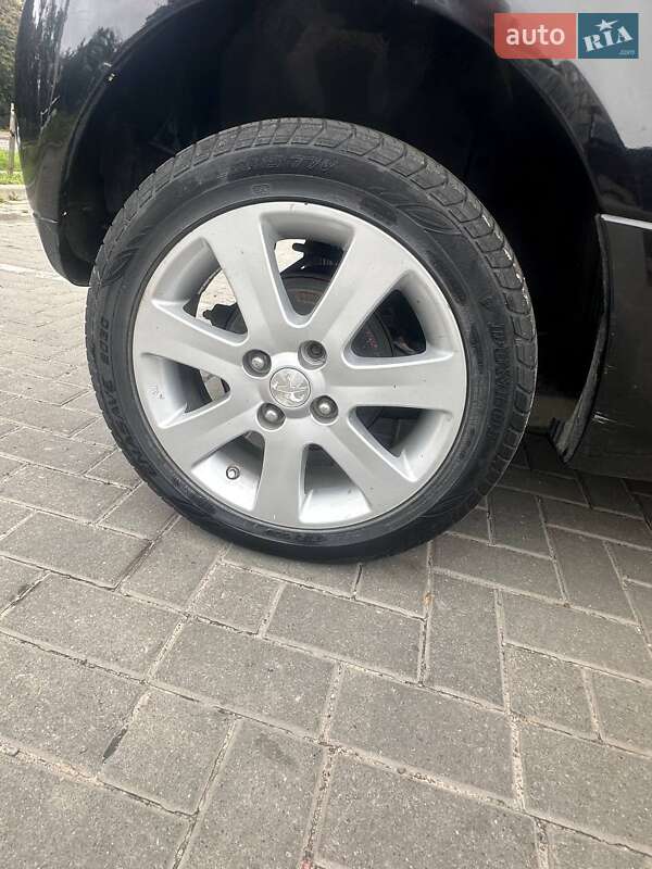 Хетчбек Peugeot iOn 2016 в Львові фото 18 Хетчбек Peugeot iOn 2016 в Львові