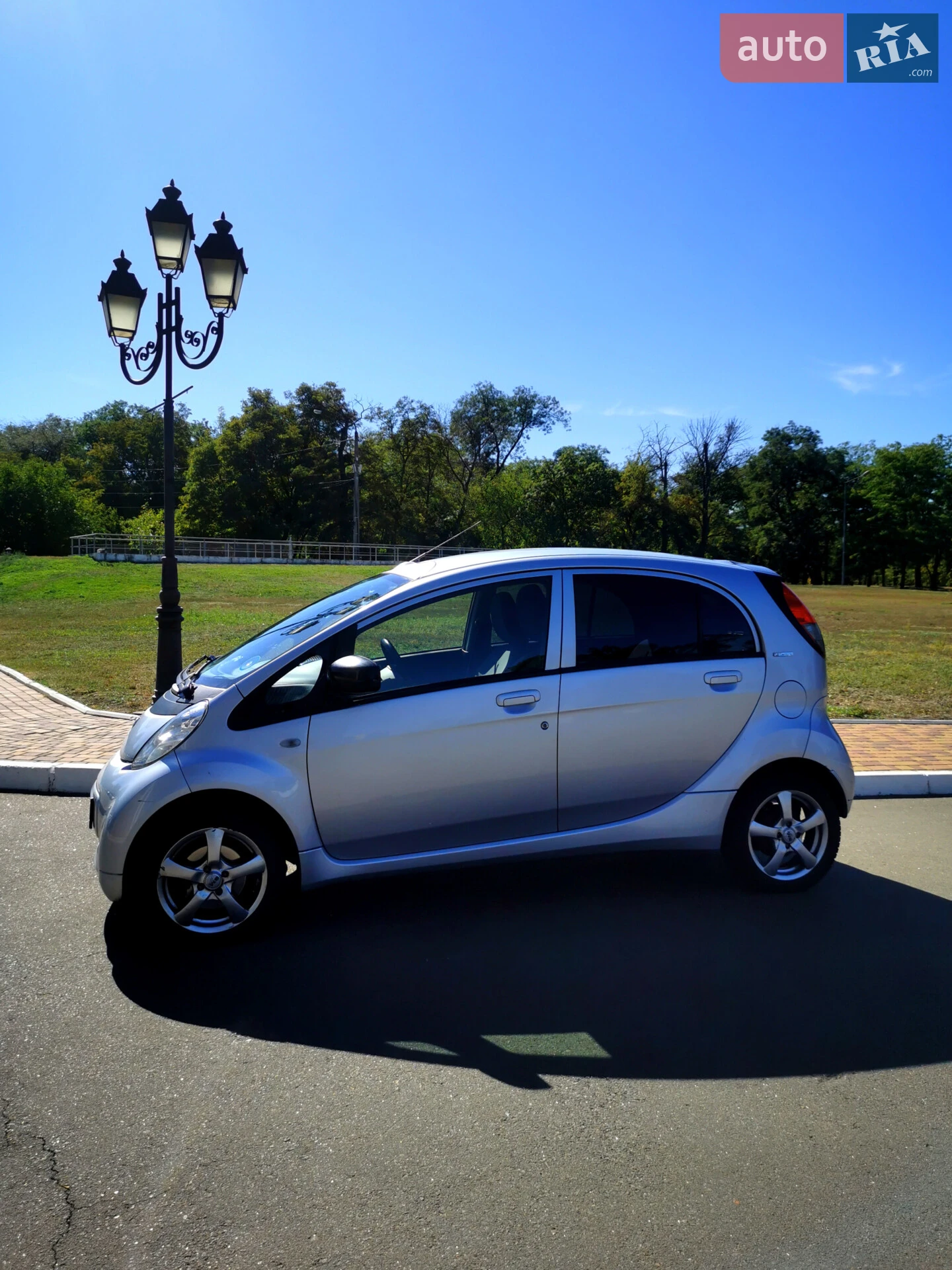 2015 Peugeot iOn - мініатюра 7