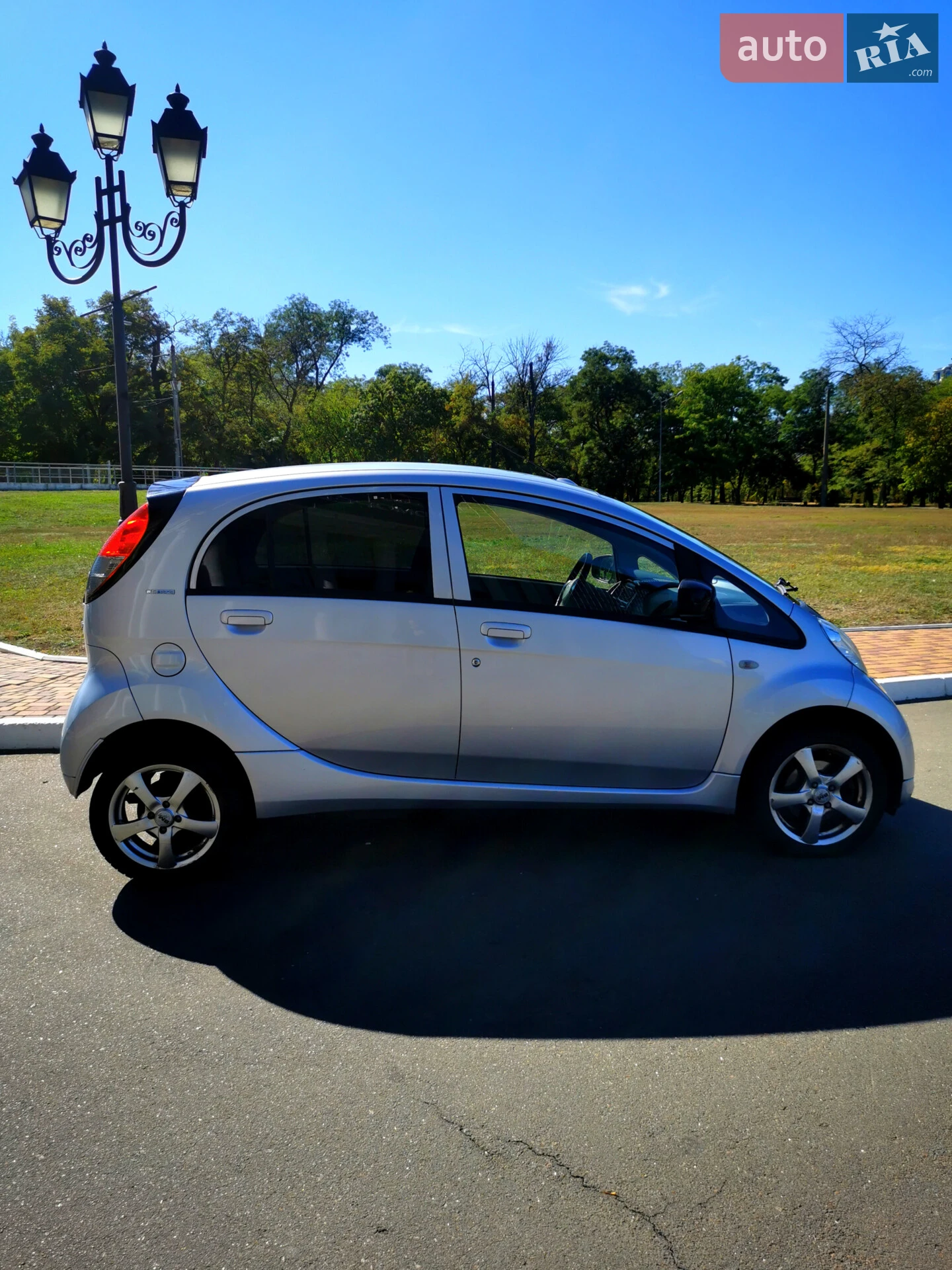 2015 Peugeot iOn - мініатюра 6