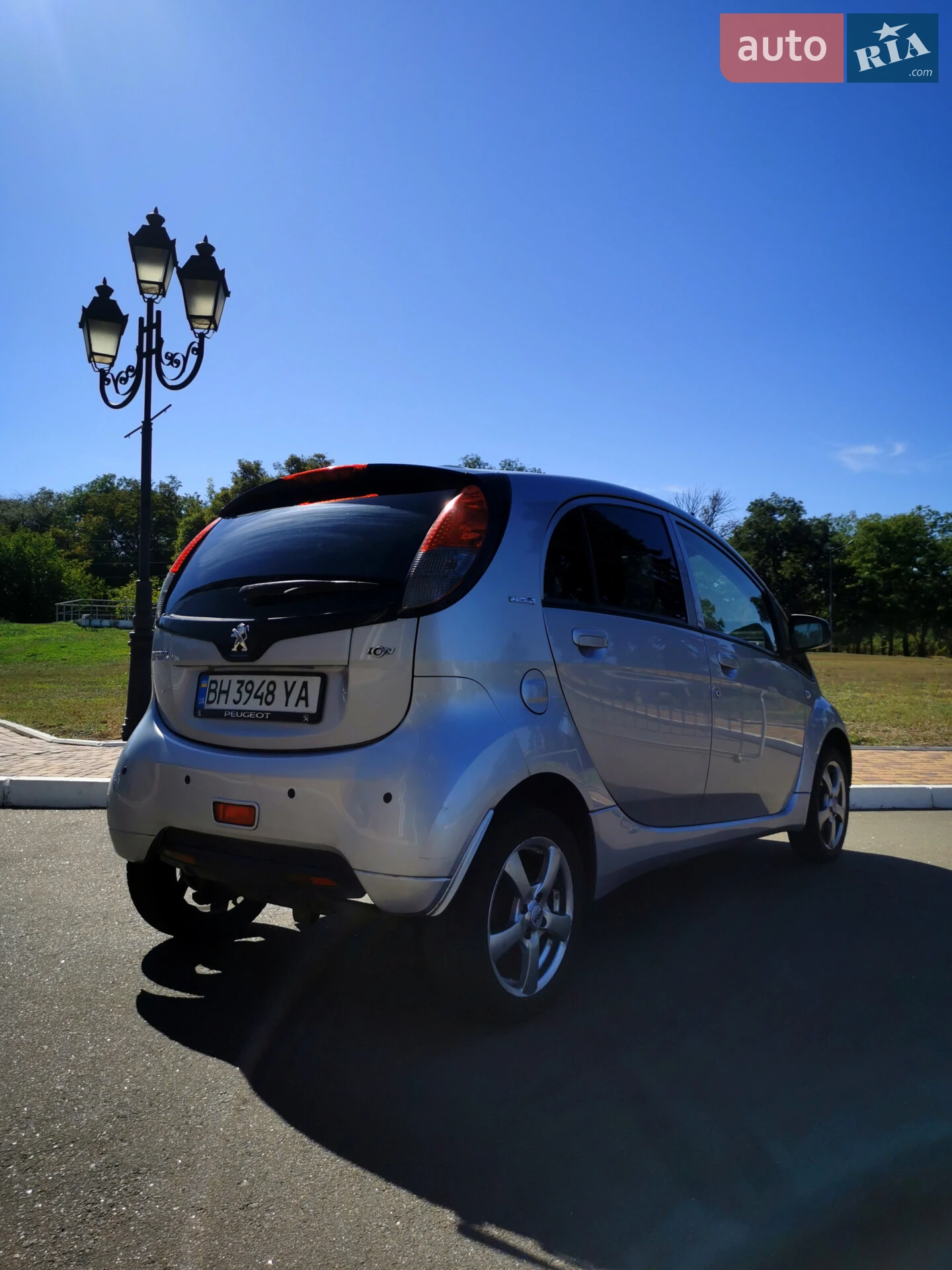 2015 Peugeot iOn - мініатюра 9