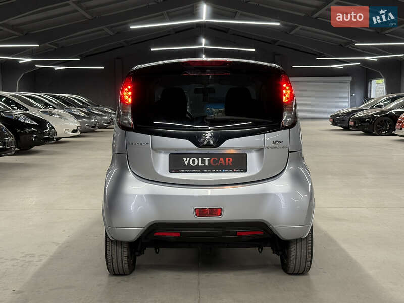 Хетчбек Peugeot iOn 2011 в Володимирі