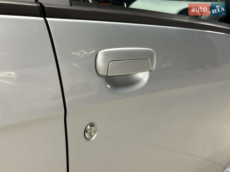 Хетчбек Peugeot iOn 2011 в Володимирі