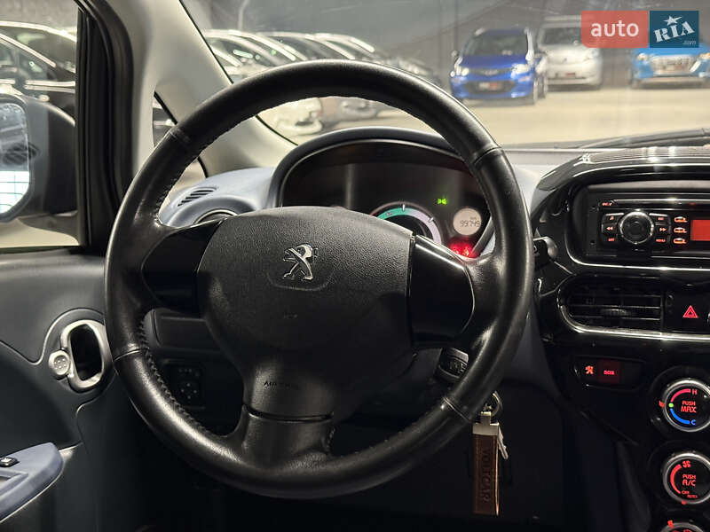 Хетчбек Peugeot iOn 2011 в Володимирі