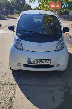 Хетчбек Peugeot iOn 2011 в Южноукраїнську