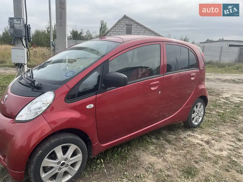 Peugeot iOn 2015