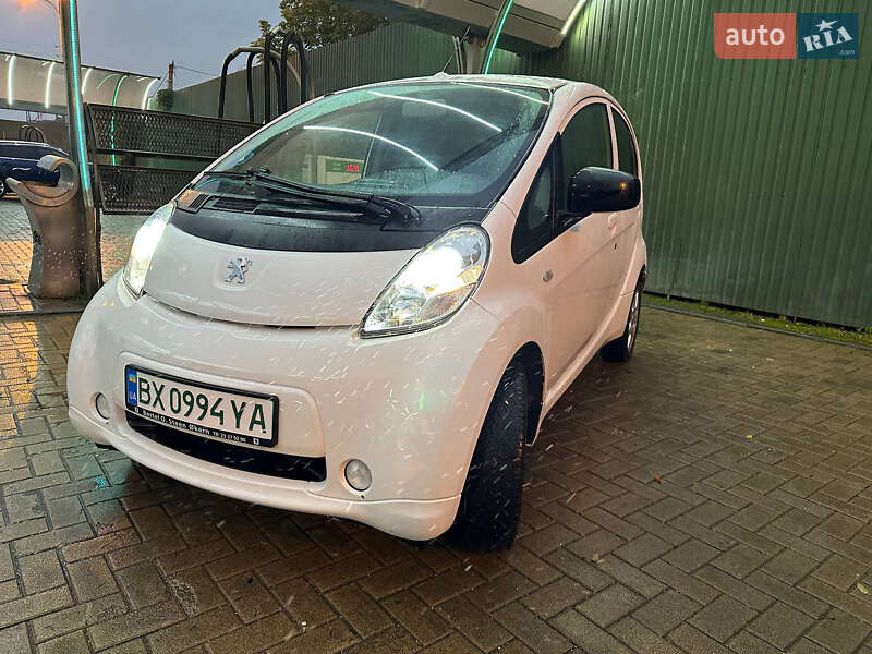 Peugeot iOn 2015