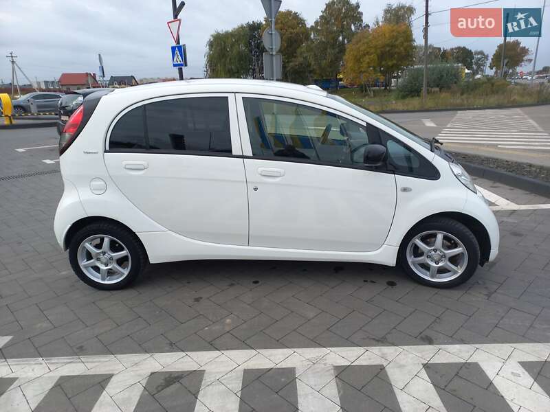 Хэтчбек Peugeot iOn 2011 в Луцке фото 3 Хэтчбек Peugeot iOn 2011 в Луцке