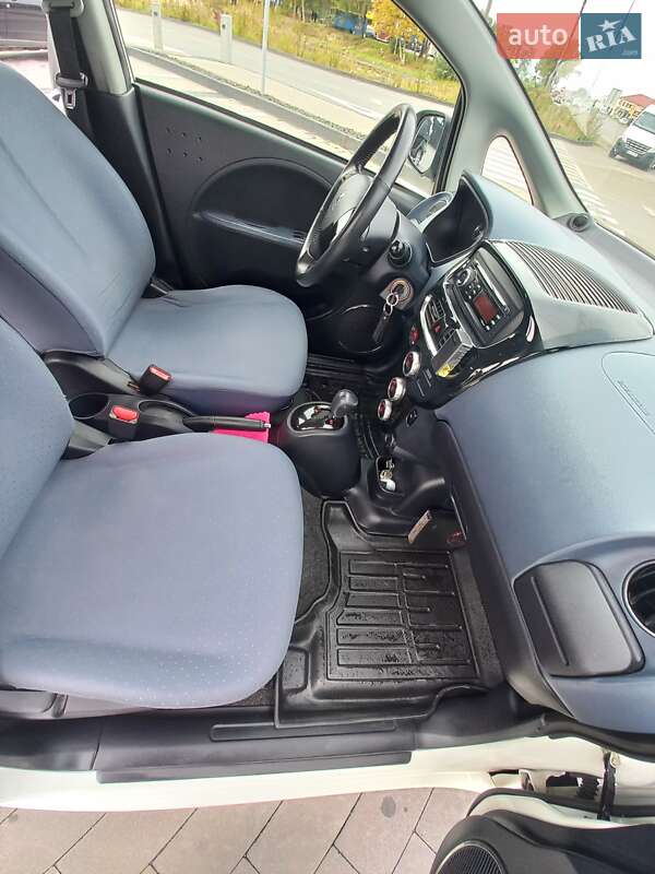 Хэтчбек Peugeot iOn 2011 в Луцке фото 23 Хэтчбек Peugeot iOn 2011 в Луцке