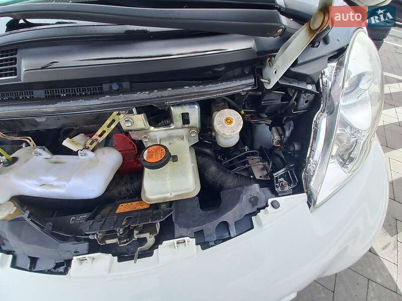 Хэтчбек Peugeot iOn 2011 в Луцке фото 25 Хэтчбек Peugeot iOn 2011 в Луцке