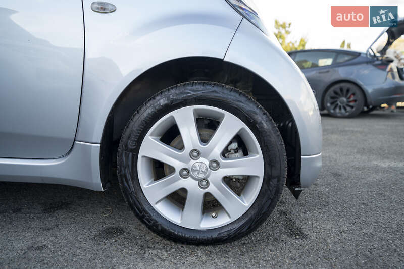 Хэтчбек Peugeot iOn 2017 в Киеве фото 6 Хэтчбек Peugeot iOn 2017 в Киеве