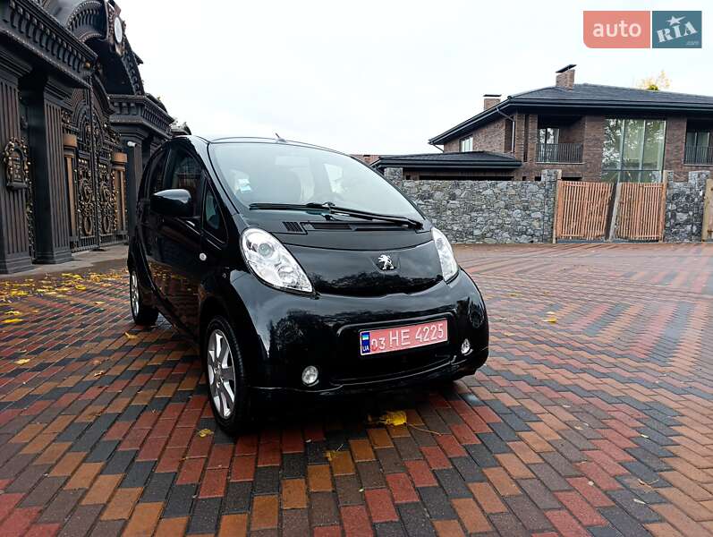 Хетчбек Peugeot iOn 2012 в Звягелі