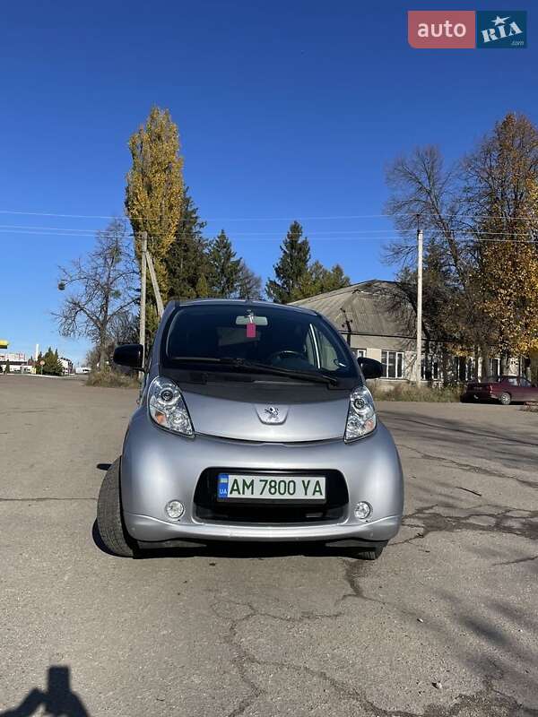 Хэтчбек Peugeot iOn 2011 в Коростышеве фото 2 Хэтчбек Peugeot iOn 2011 в Коростышеве