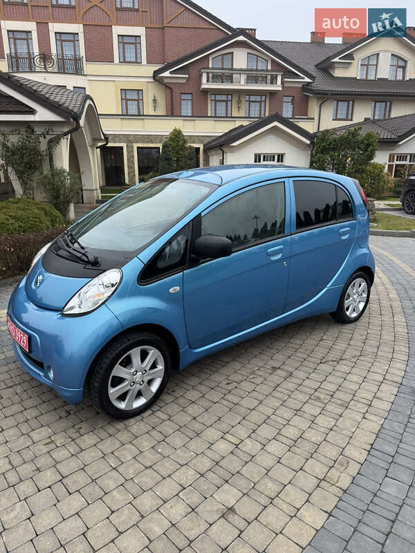 Хэтчбек Peugeot iOn 2014 в Львове