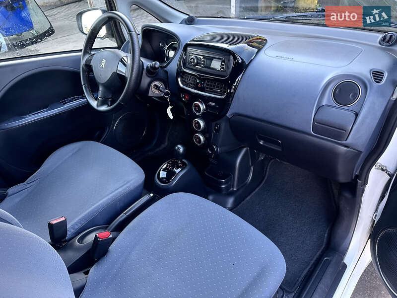 Хэтчбек Peugeot iOn 2017 в Львове фото 2 Хэтчбек Peugeot iOn 2017 в Львове