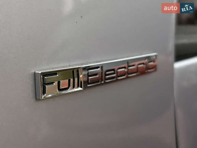 Хэтчбек Peugeot iOn 2013 в Житомире фото 24 Хэтчбек Peugeot iOn 2013 в Житомире