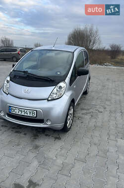 Хэтчбек Peugeot iOn 2015 в Львове